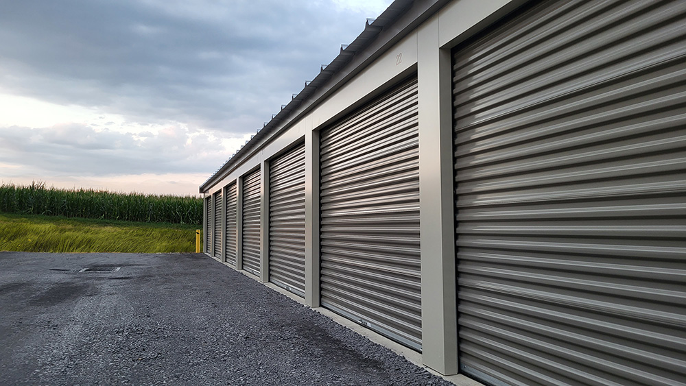 Drive-up well lit storage units in Entriken, PA